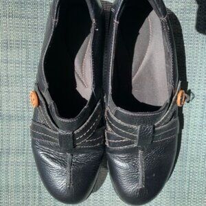 Clarks Ashland slip on cushioned comfort shoes